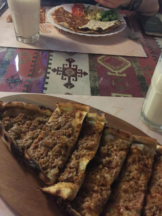 Krovat Na Deribasovskoy Odessza Kültér fotó